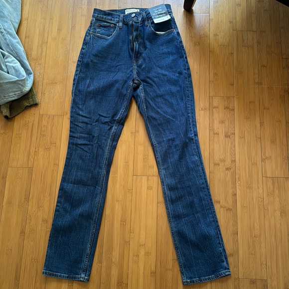 Brand new Abercrombie jeans - Picture 1 of 2